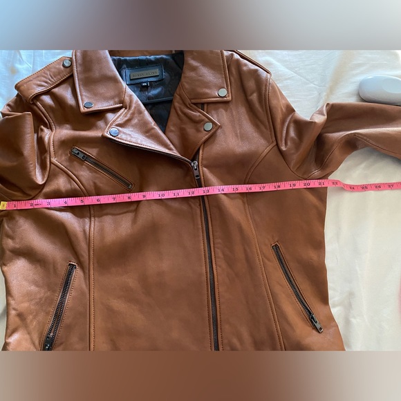 Leather jacket - Picture 11 of 11